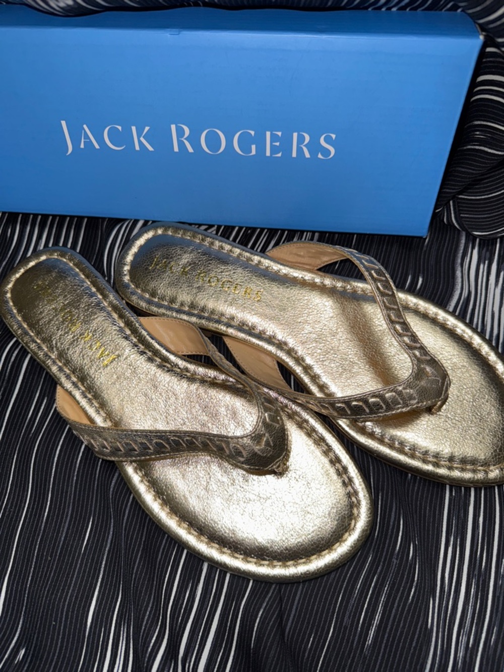 Jack Rogers Metallic Gold Thong Sandals size 8m NEW